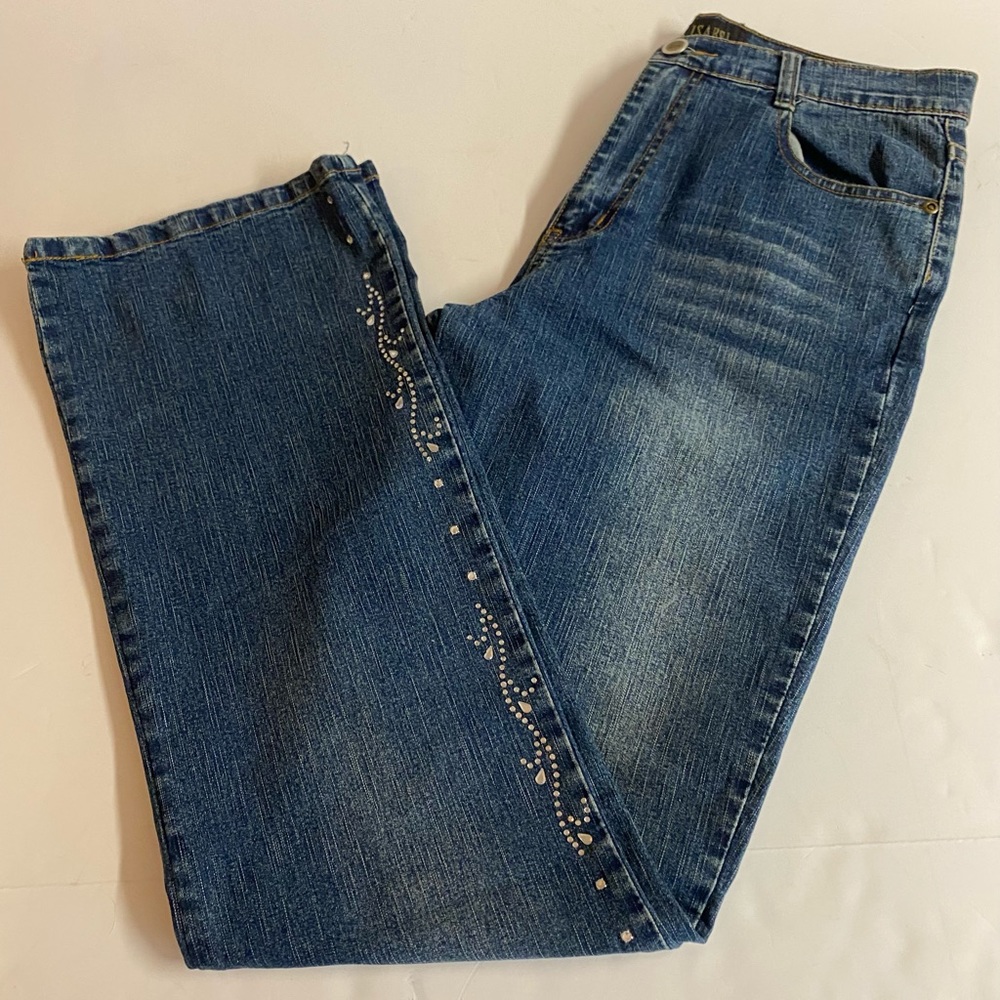 Isabel High waist,wide leg jeans with pretty rhinestone design.Size 10